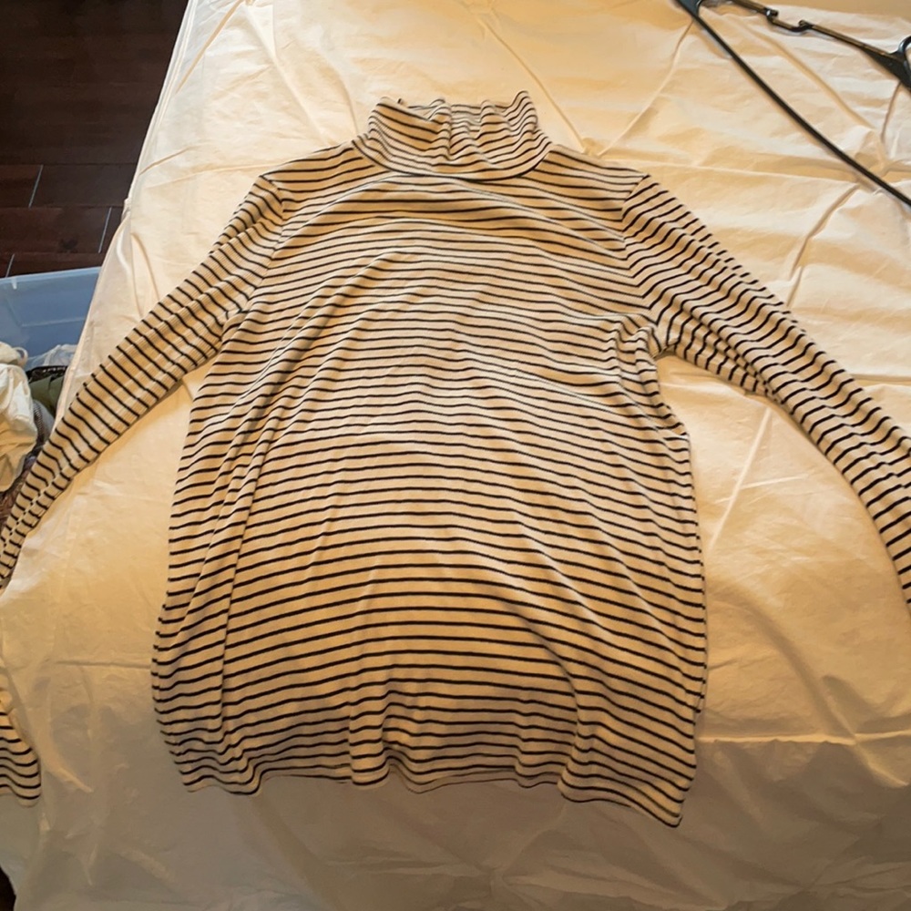 American eagle striped turtleneck